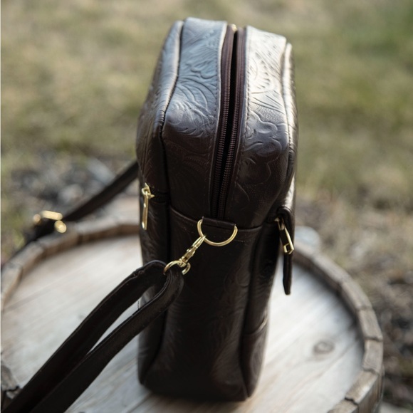 Handmadee genuine leather crossbody bag - Picture 9 of 16